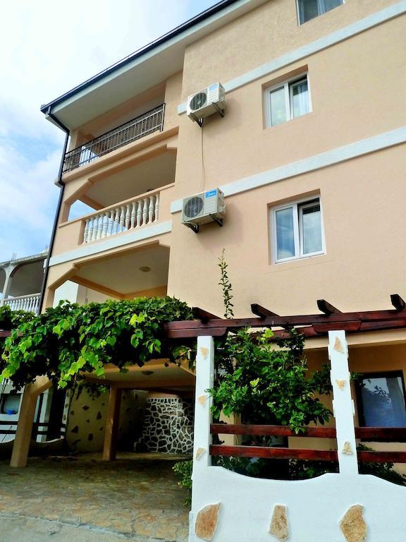 פודגוריצה Apartments Papillon מראה חיצוני תמונה