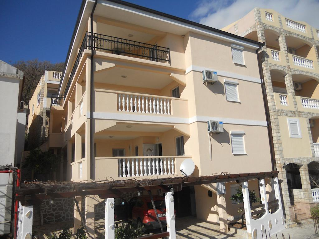 פודגוריצה Apartments Papillon מראה חיצוני תמונה